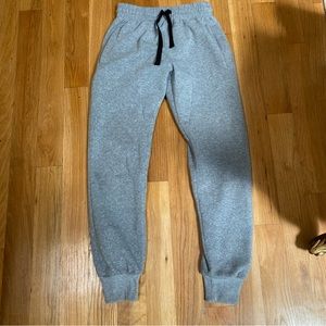 Men’s grey joggers/sweatpants